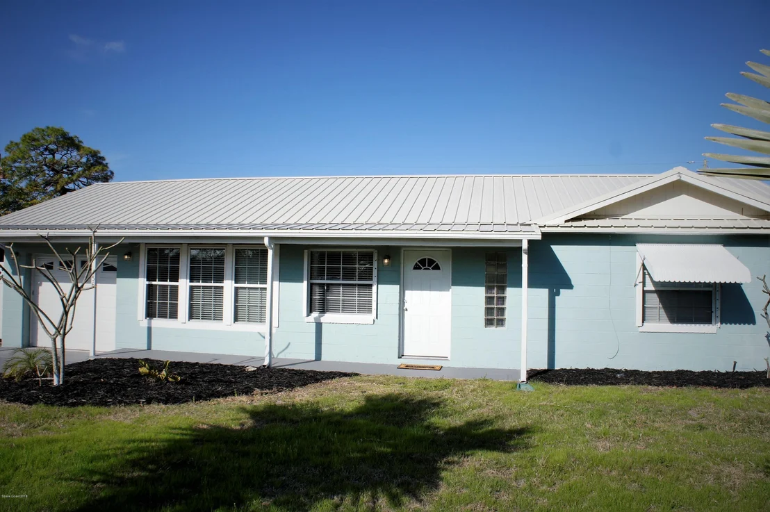 Photo of 456 Willow Lane