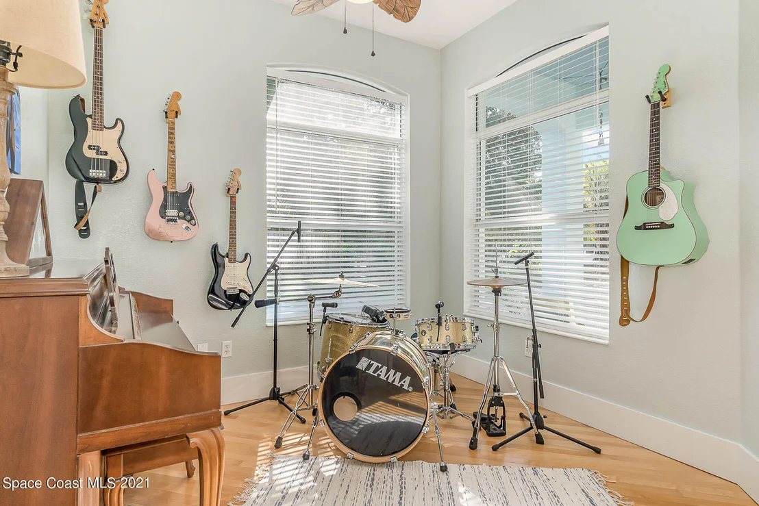Photo of 250 Heron Drive