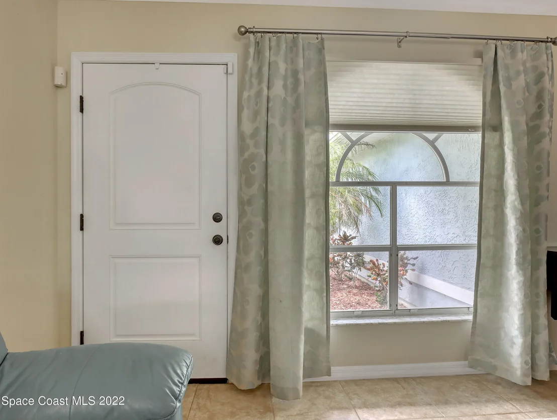 Photo of 761 Azure Avenue NE