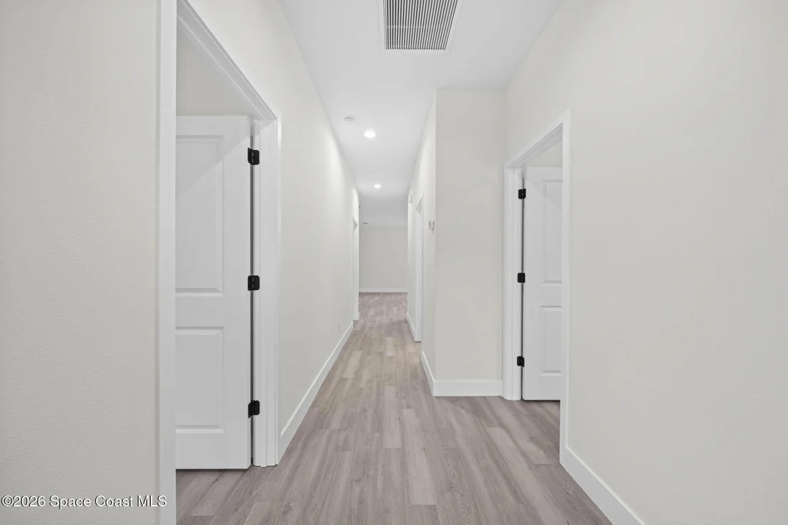 Photo of 1240 Cogan Drive SE