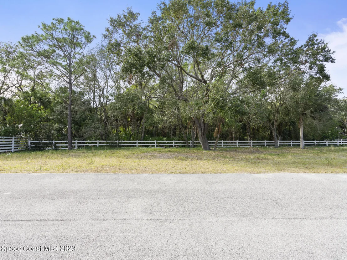 Photo of 5665 Willoughby Drive
