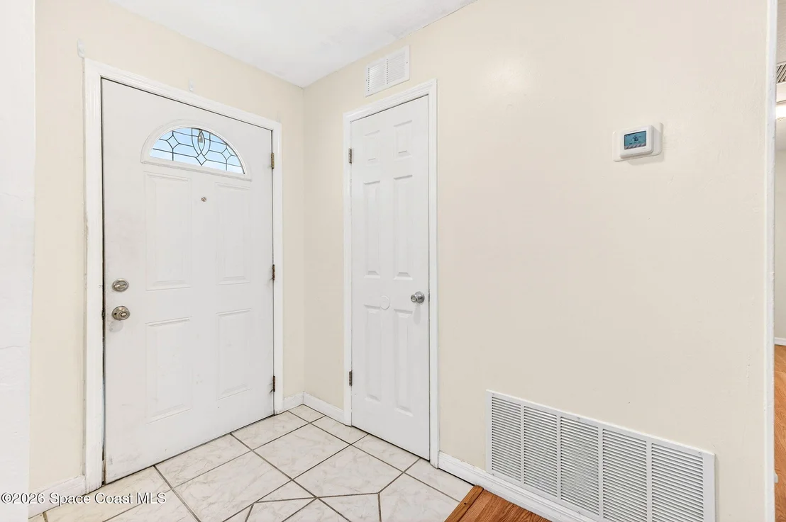 Photo of 2737 Cherbourg Road