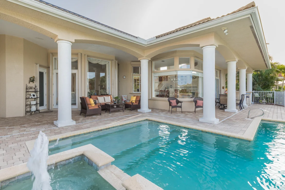 Photo of 422 Flanders Drive