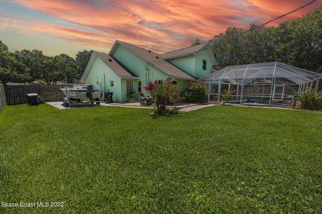 Photo of 2755 School Drive NE