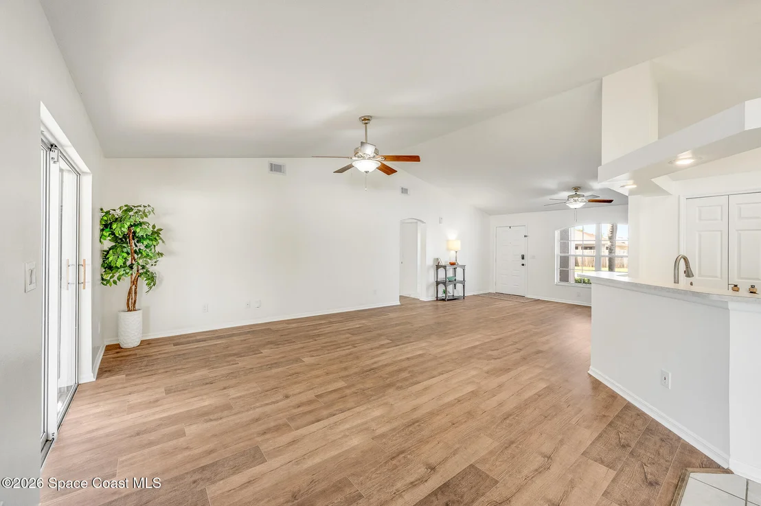 Photo of 883 Del Mar Circle
