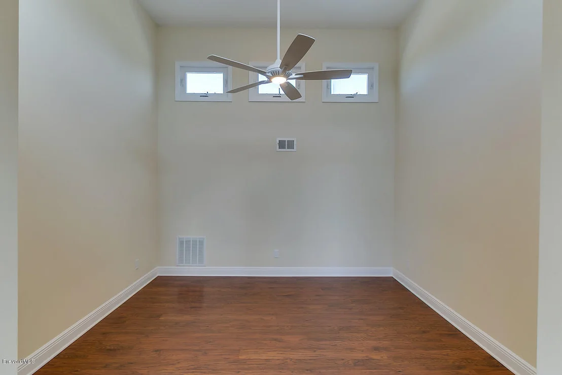 Photo of 427 Riverview Lane