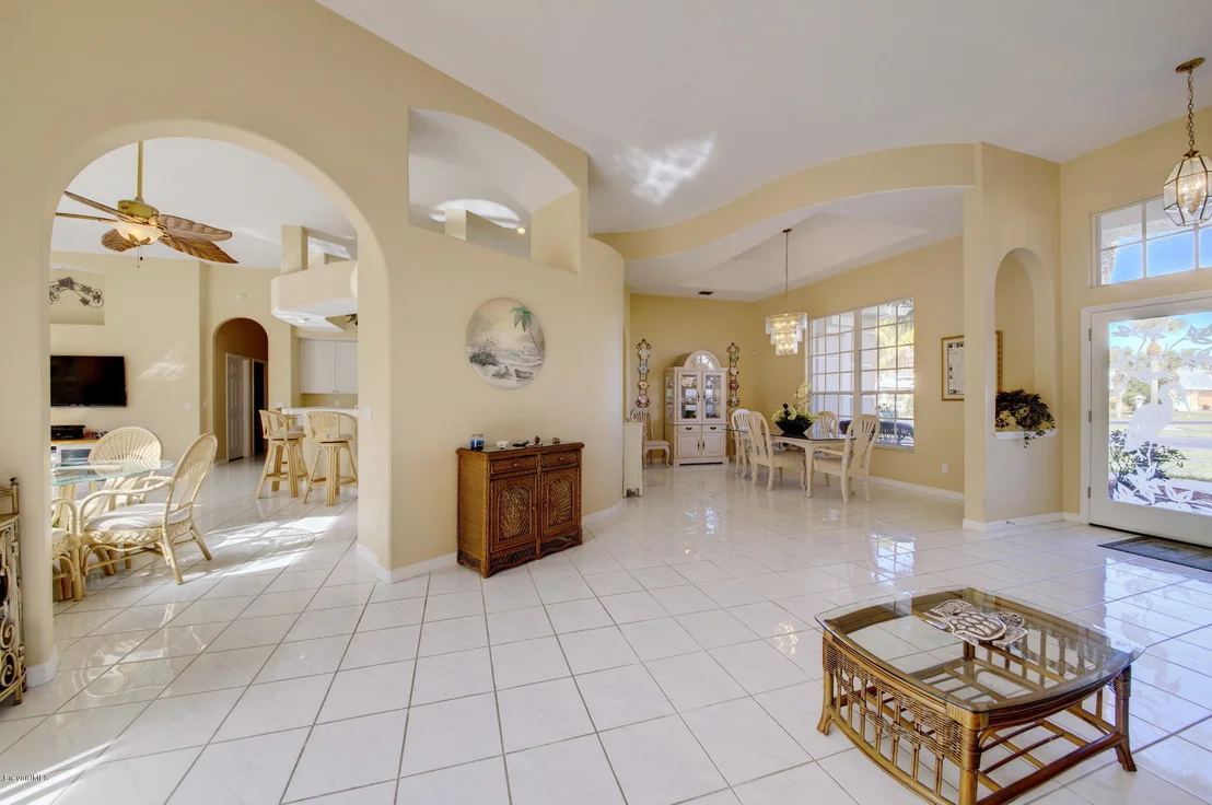 Photo of 313 Island Drive