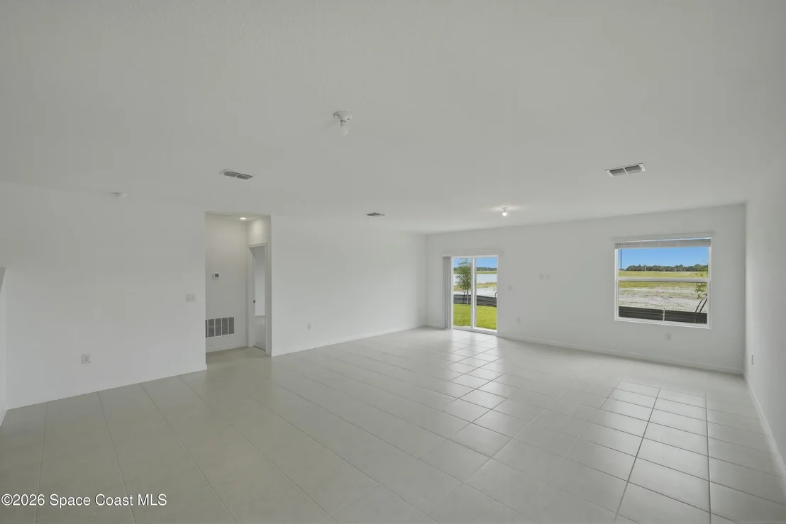 Photo of 1652 Ellsworth Circle SW