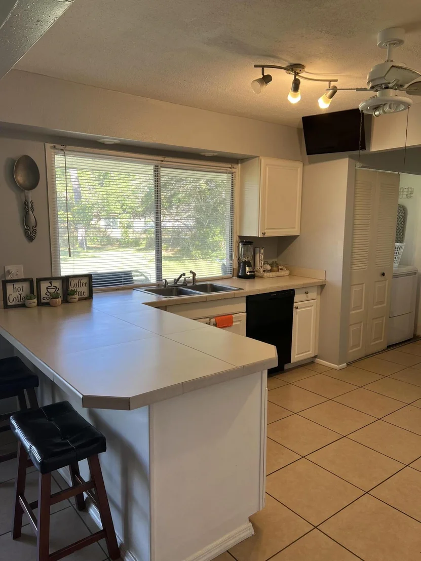 Photo of 1240 Bard Lane NE