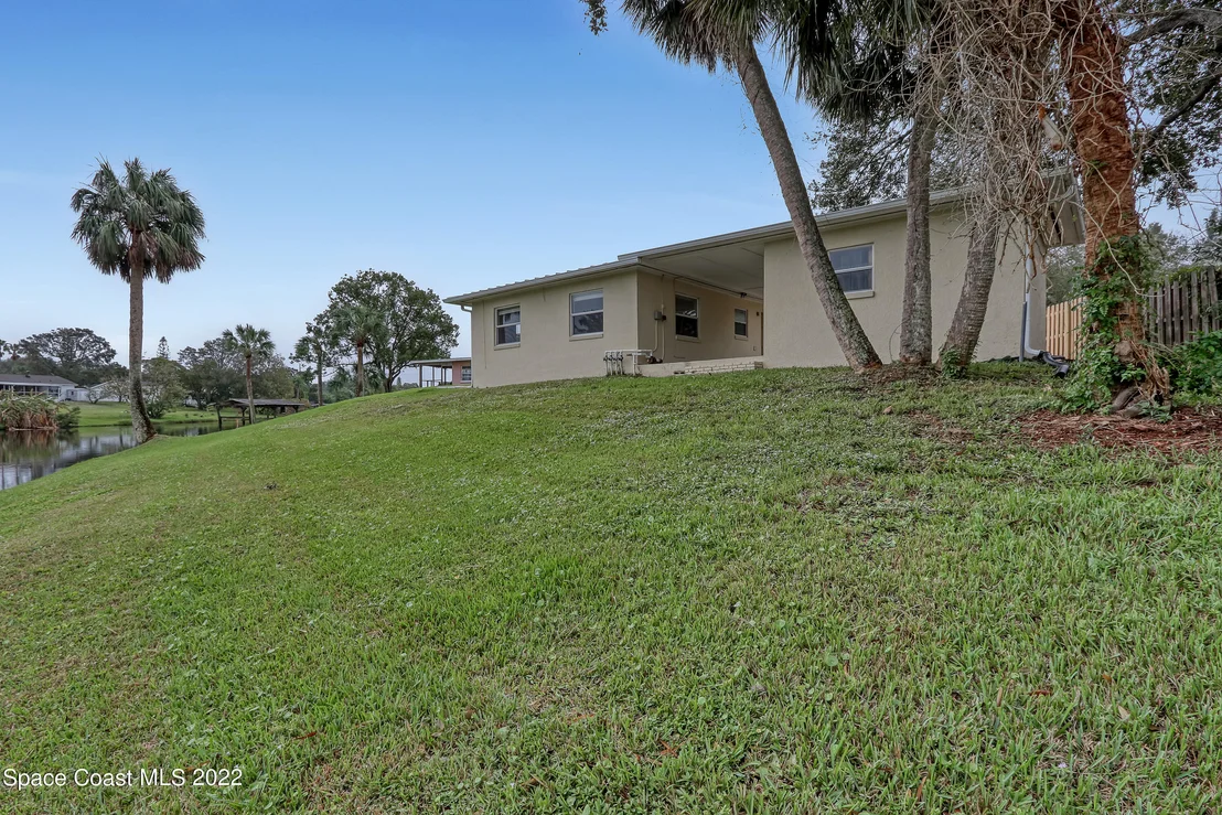 Photo of 589 Hillside Court