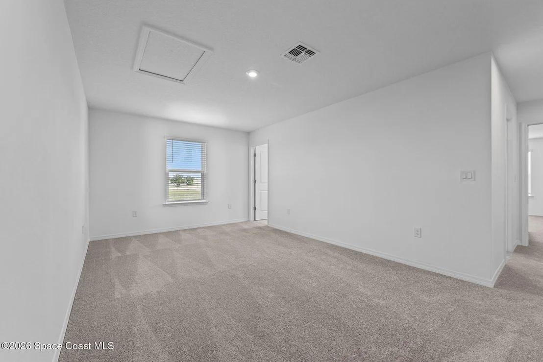 Photo of 926 Castleford Avenue NE