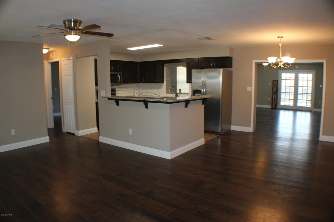 Photo of 711 Amor Drive