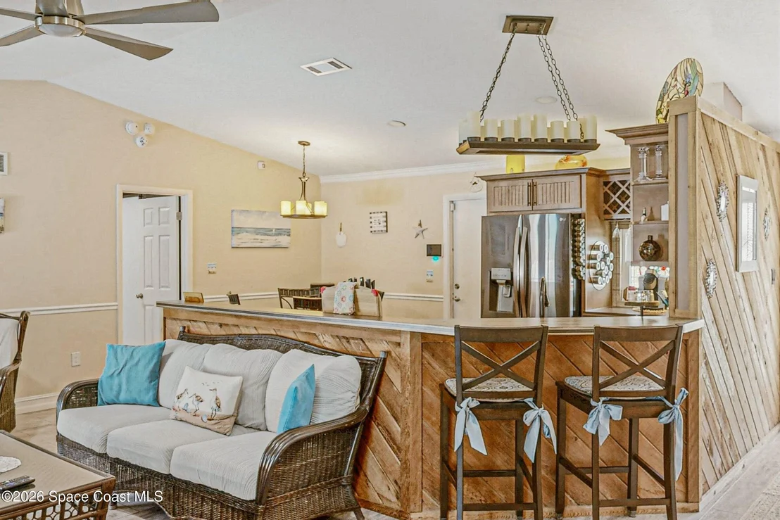 Photo of 413 Orlov Road NW