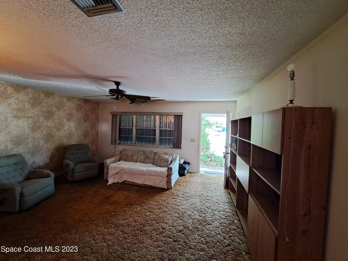 Photo of 925 Gulfstream Avenue