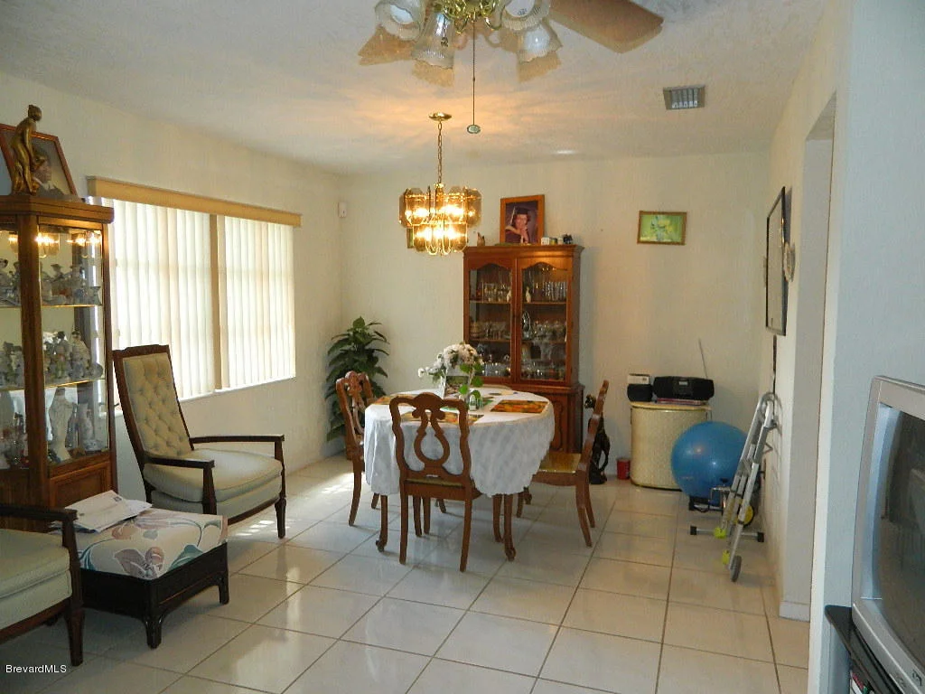 Photo of 1367 Estridge Drive