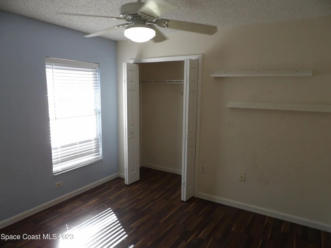 Photo of 1106 White Oak Circle