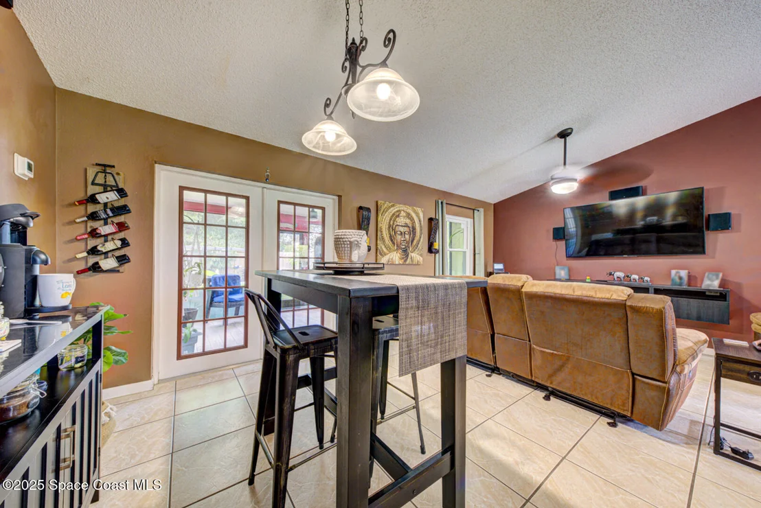 Photo of 5370 Holden Road
