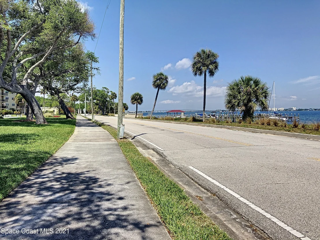 Photo of Unit 307 at 1025 Rockledge Drive