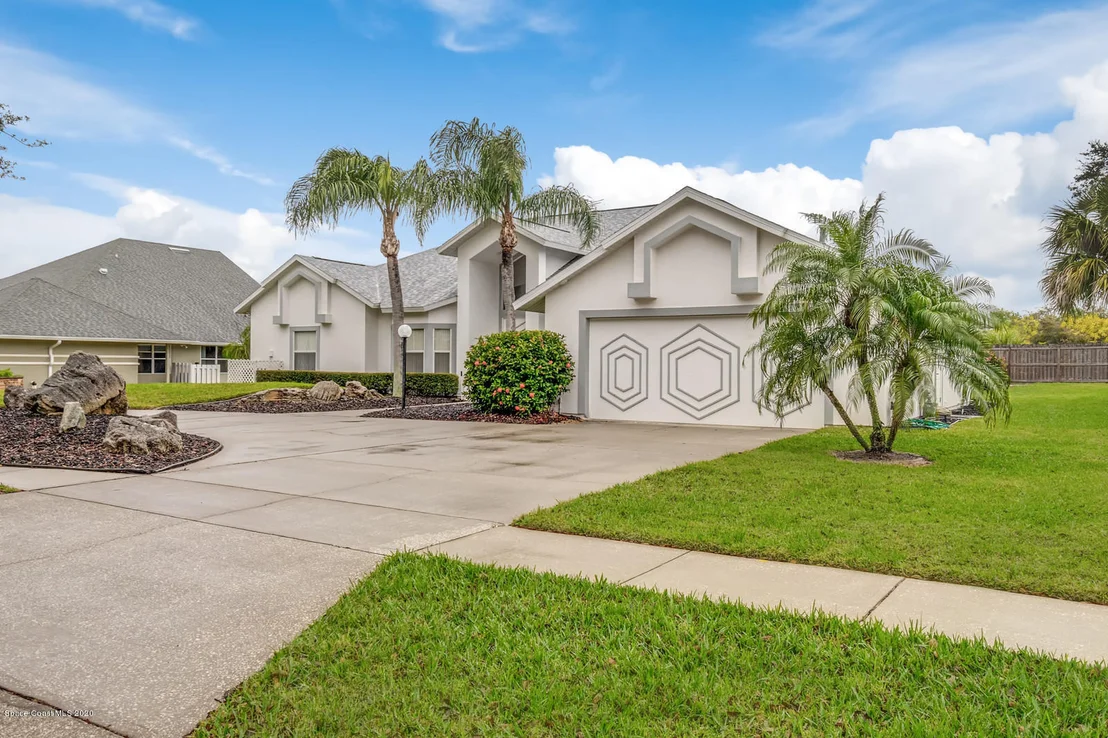 Photo of 582 Sanderling Drive