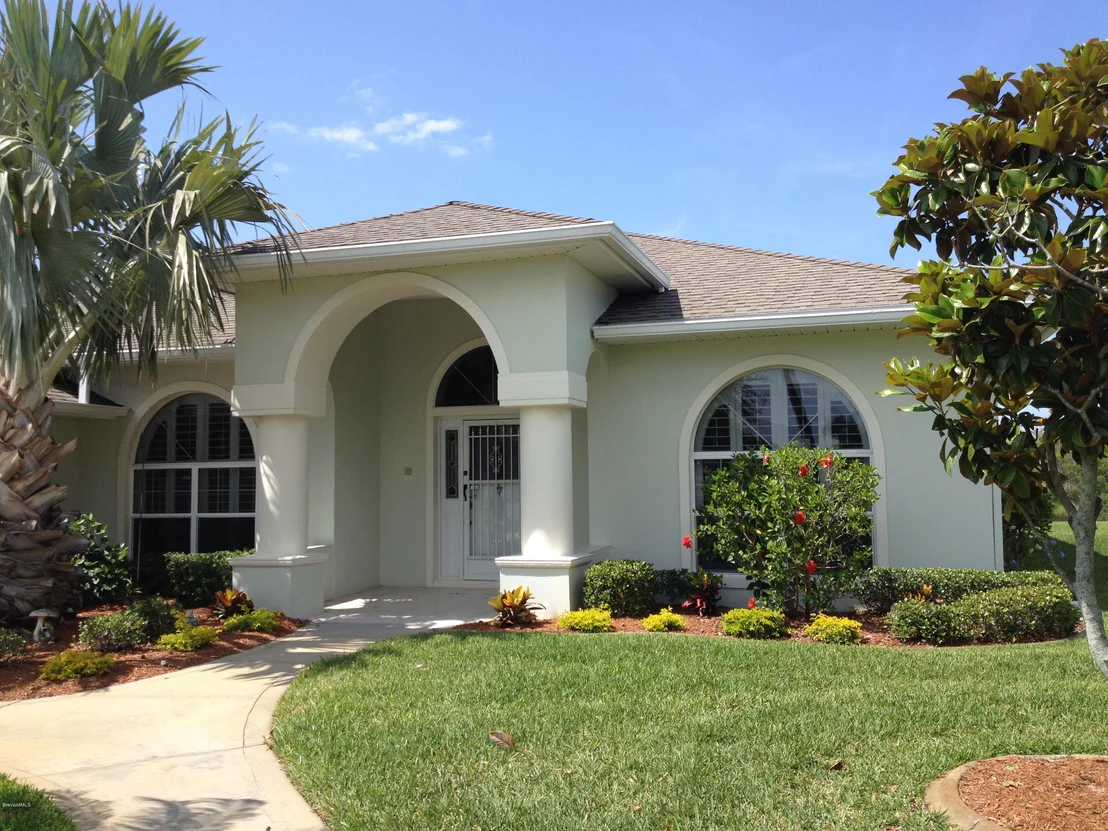 Photo of 2374 Golf Vista Boulevard