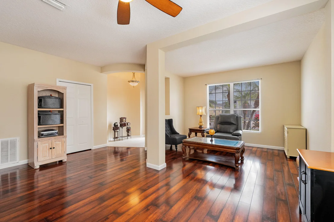 Photo of 472 Cressa Circle