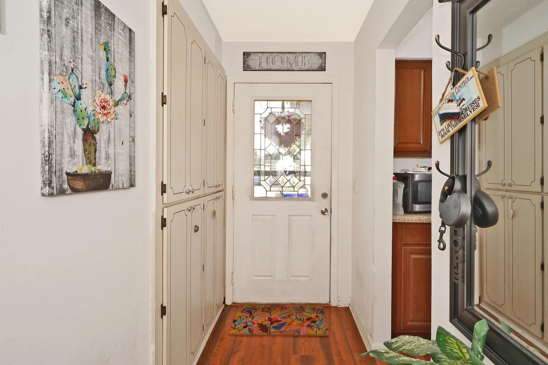 Photo of 1081 Madrid Road