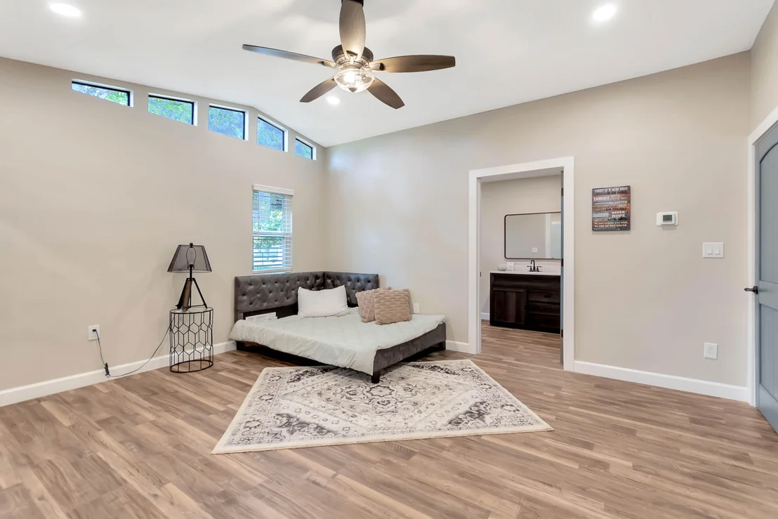 Photo of 982 Waco Boulevard SE