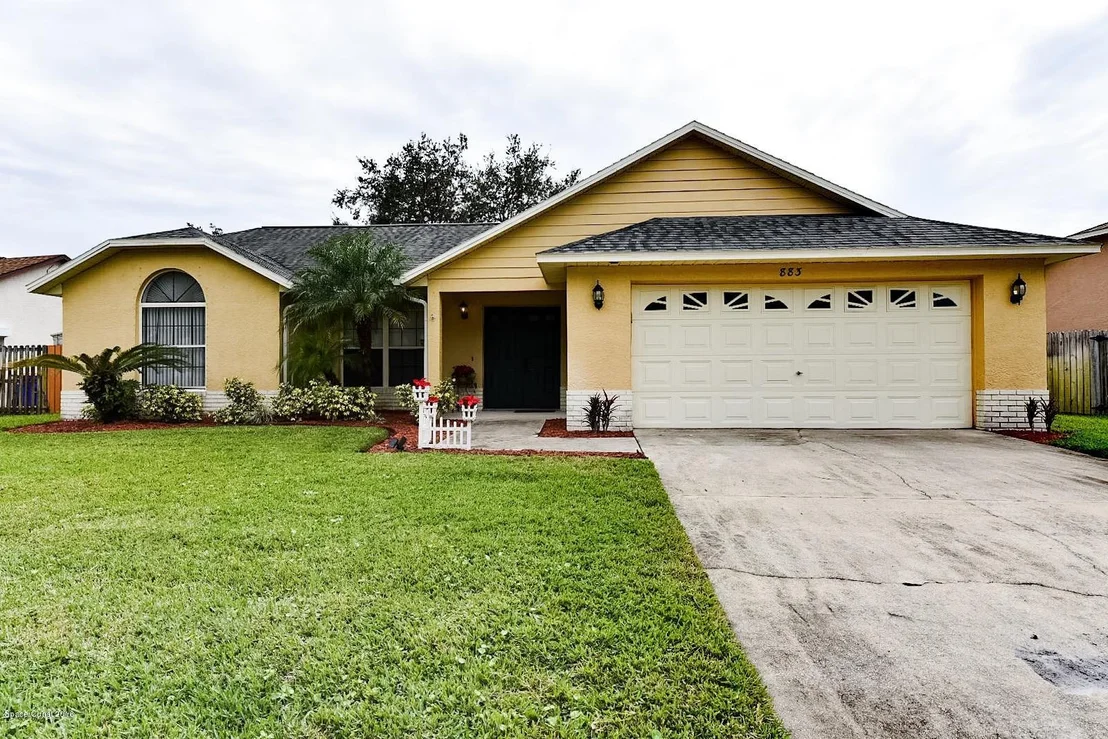 Photo of 883 Spirea Drive