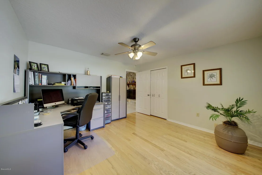 Photo of 1827 S Live Oak Drive