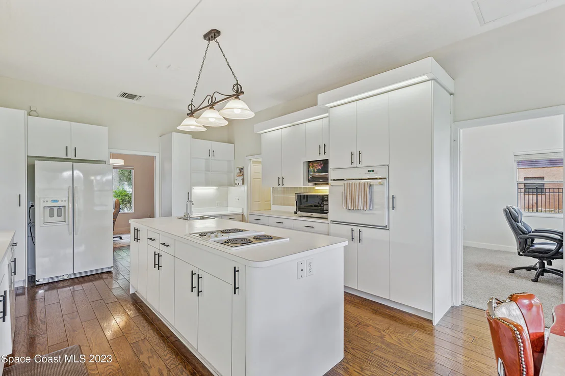 Photo of 1124 Fairlawn Drive