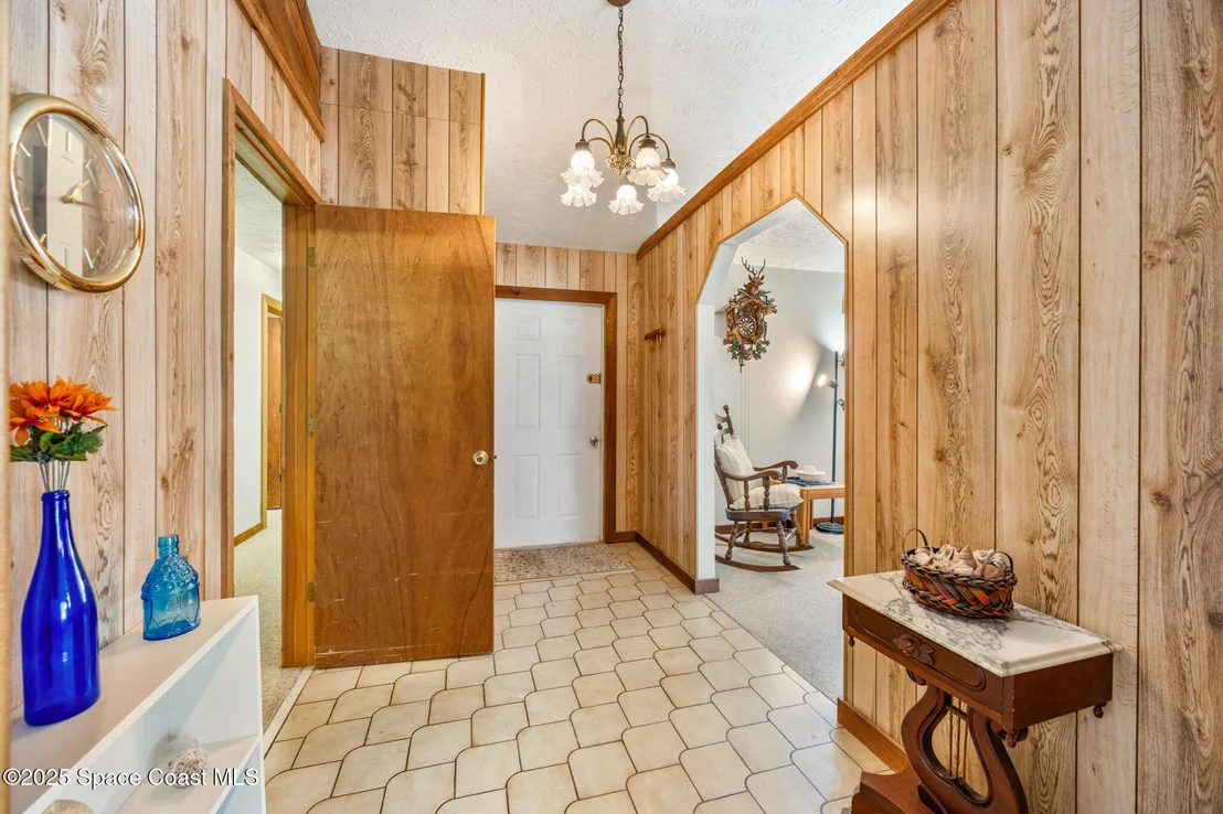Photo of 1007 Pineapple Avenue NE