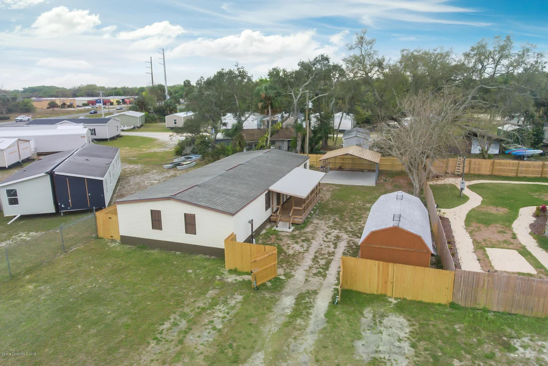 Photo of 497 Louis Drive