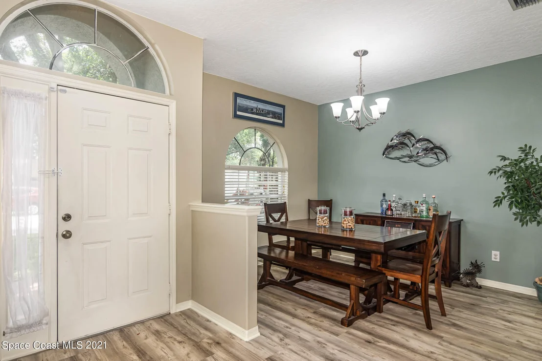 Photo of 1630 Rustic Way