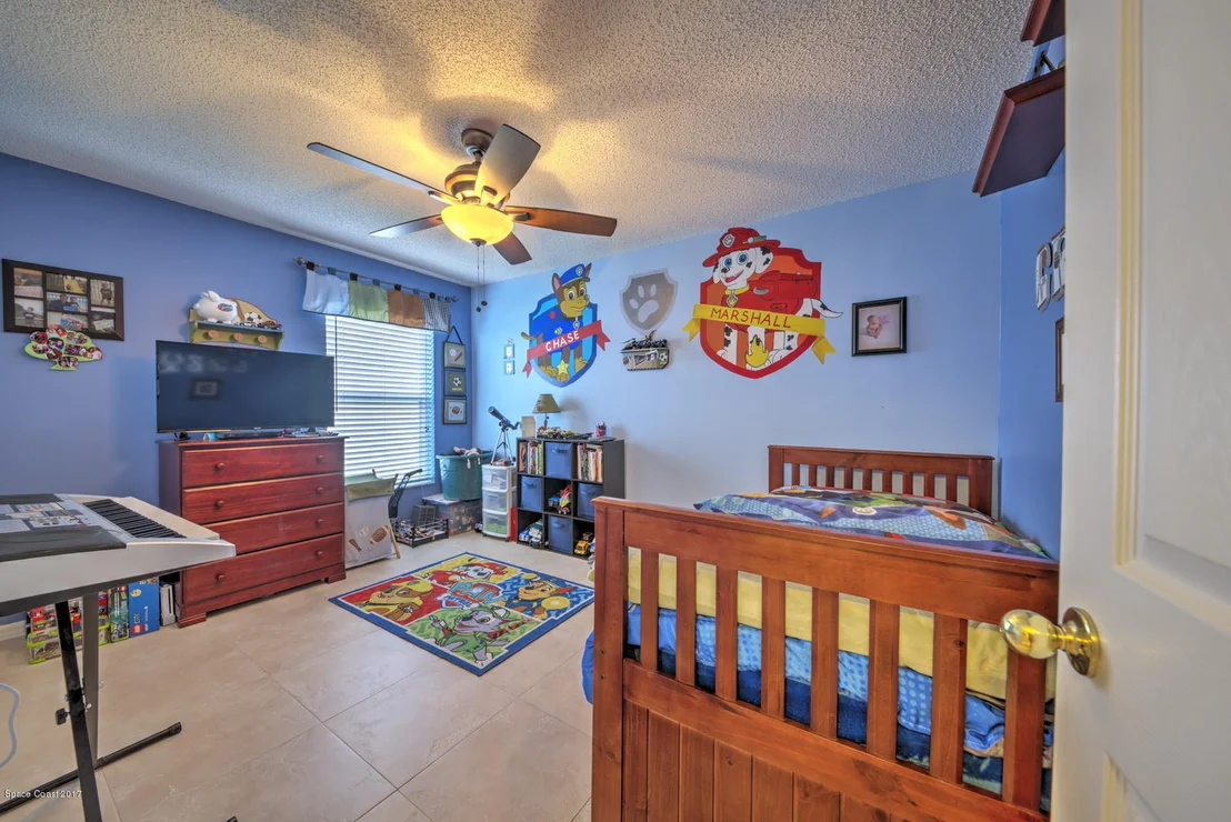 Photo of 1194 White Oak Circle