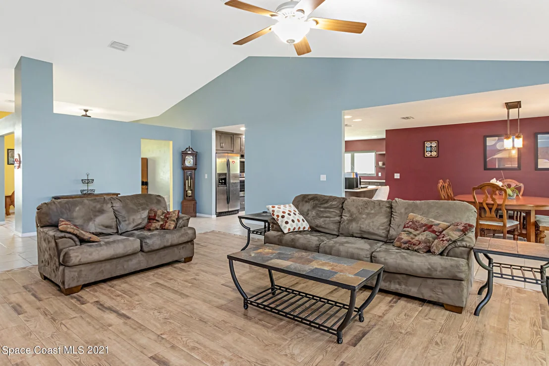 Photo of 915 Bryce Lane