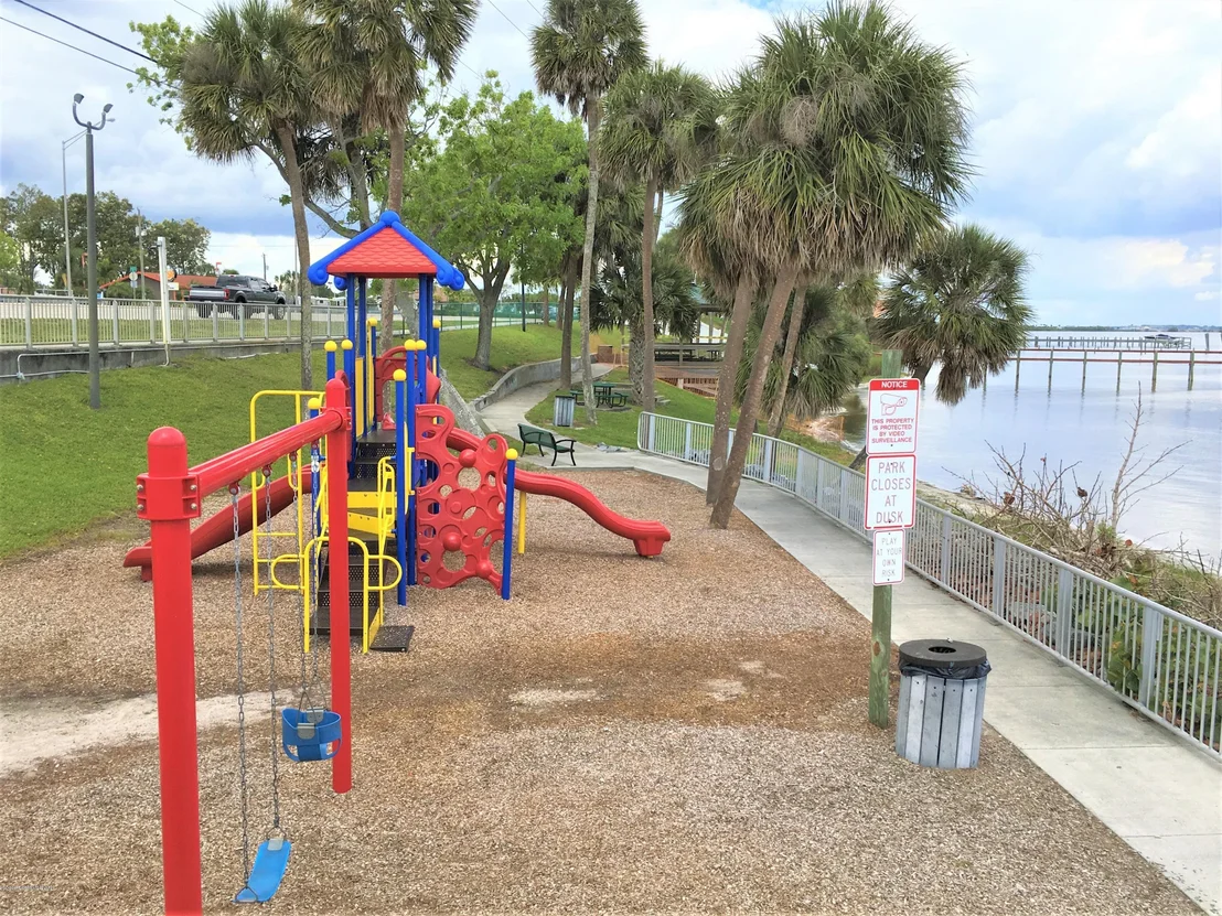 Photo of 130 Palm Circle