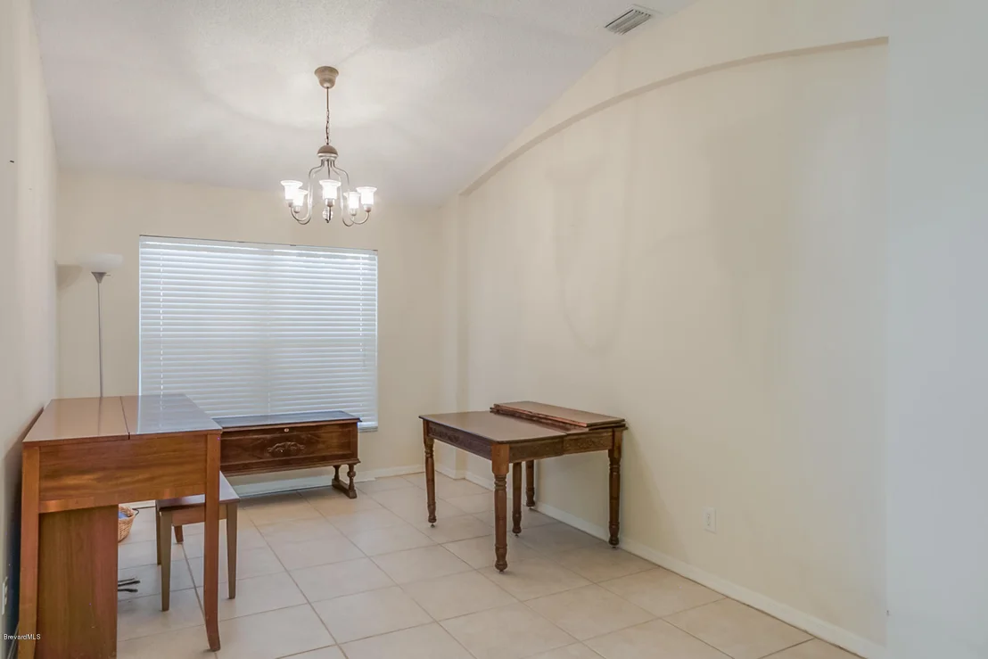 Photo of 963 Shaw Circle