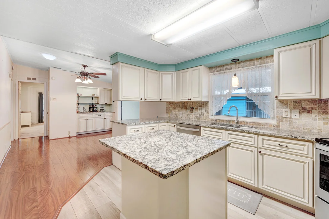 Photo of 2311 Coconut Palm Drive NE