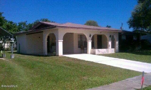 Photo of 3083 NE Edgewood Drive