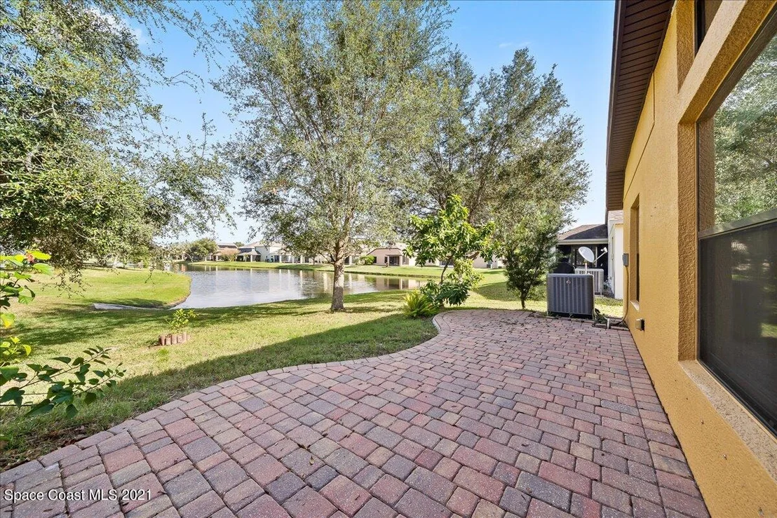 Photo of 325 Dryden Circle
