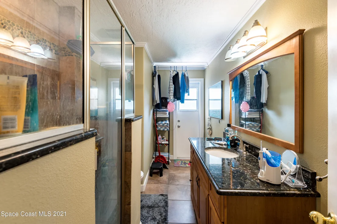 Photo of 2294 N Riverside Drive