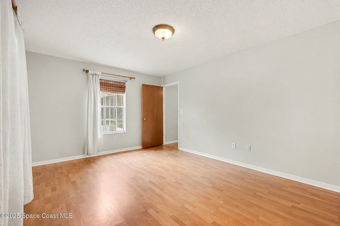 Photo of 6200 Golfview Avenue
