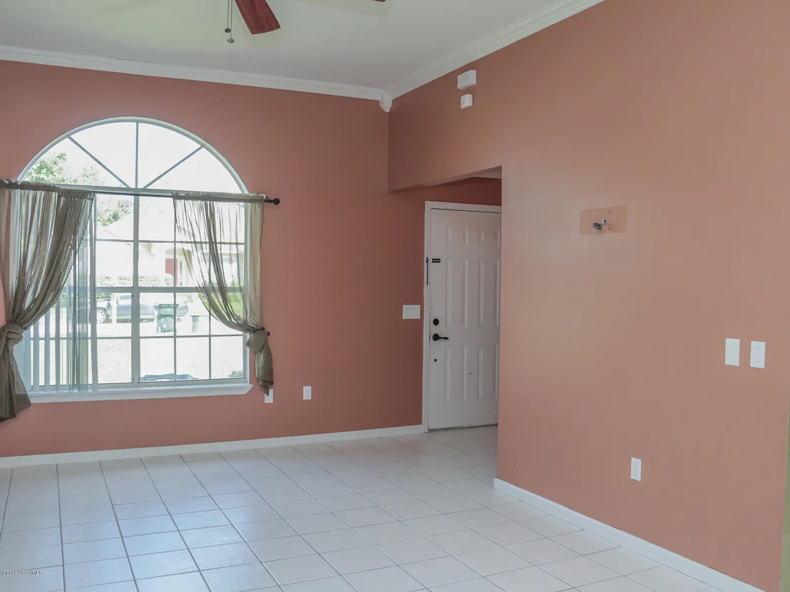 Photo of 1337 Heritage Acres Boulevard