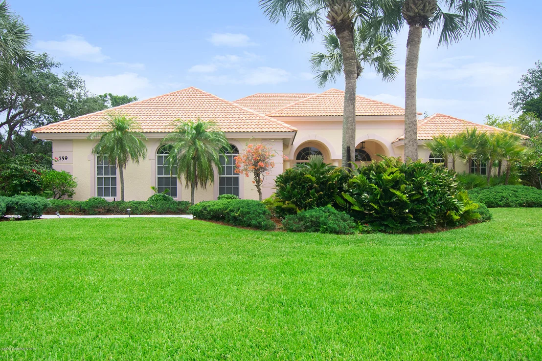 Photo of 759 Glengarry Drive