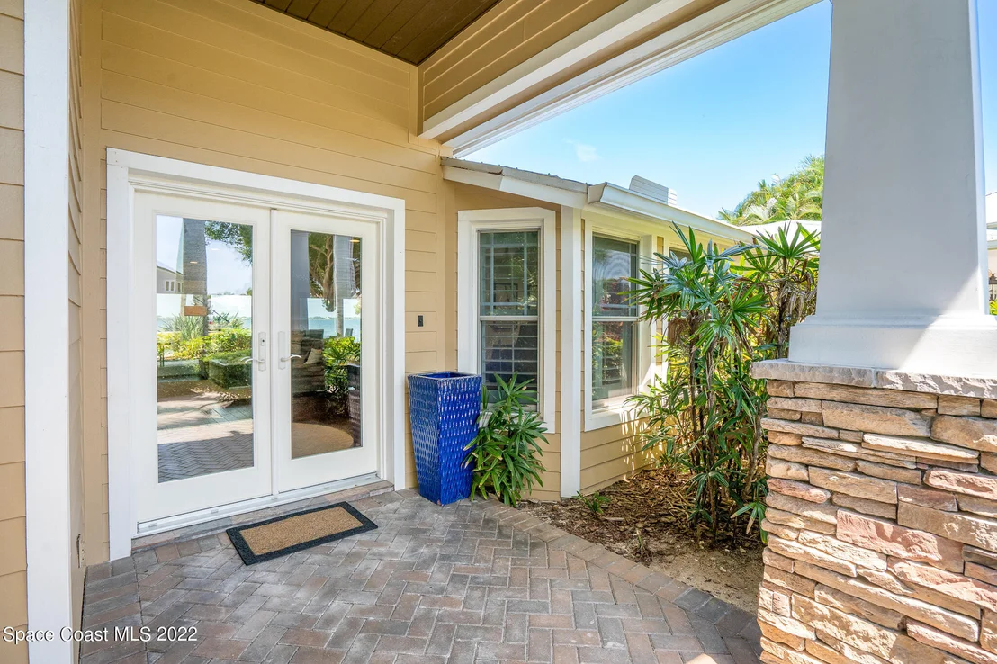 Photo of 437 River View Lane