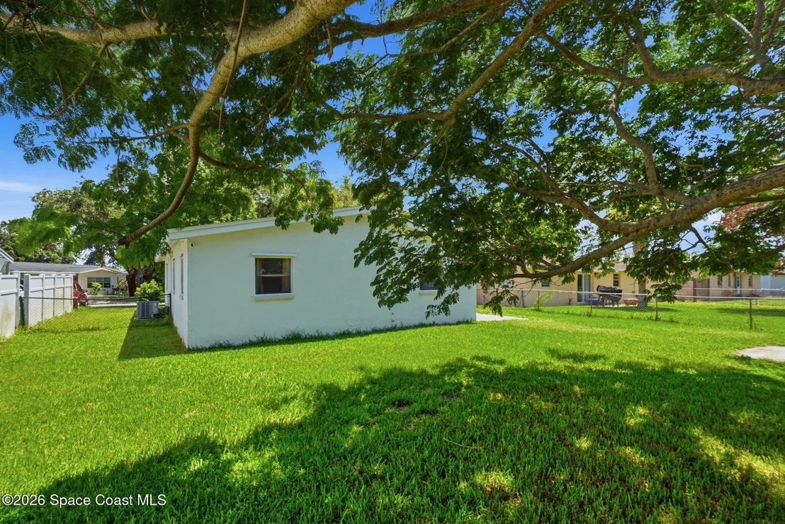 Photo of 2440 Warwick Road