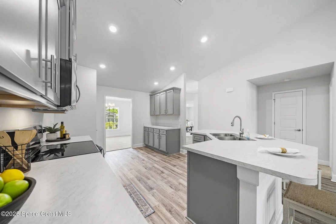 Photo of 920 Lyons Circle NW