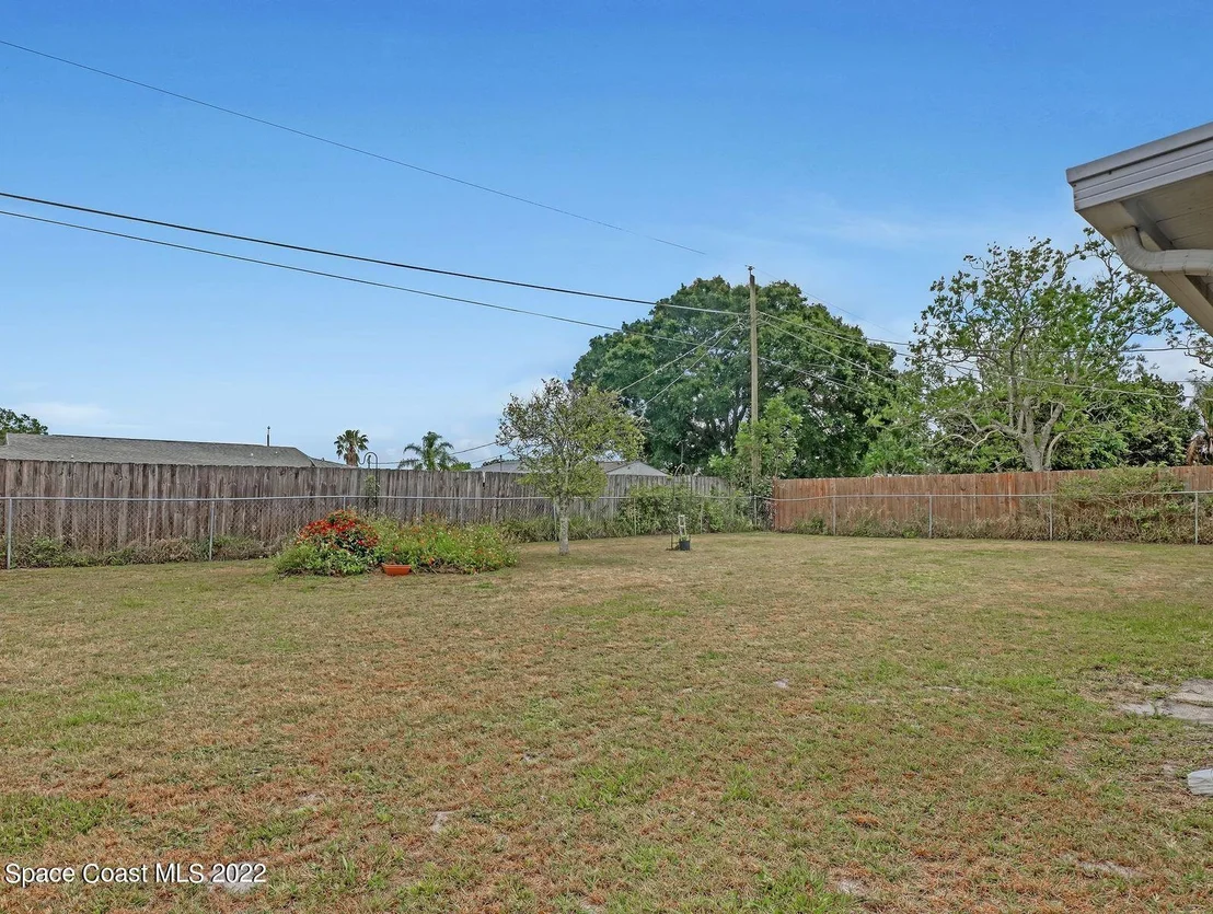 Photo of 761 Azure Avenue NE