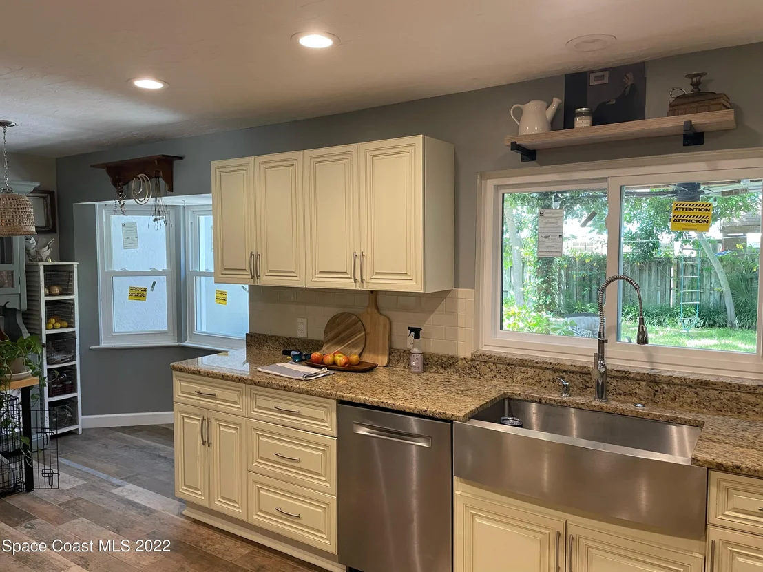 Photo of 142 11th (Eleventh) Avenue