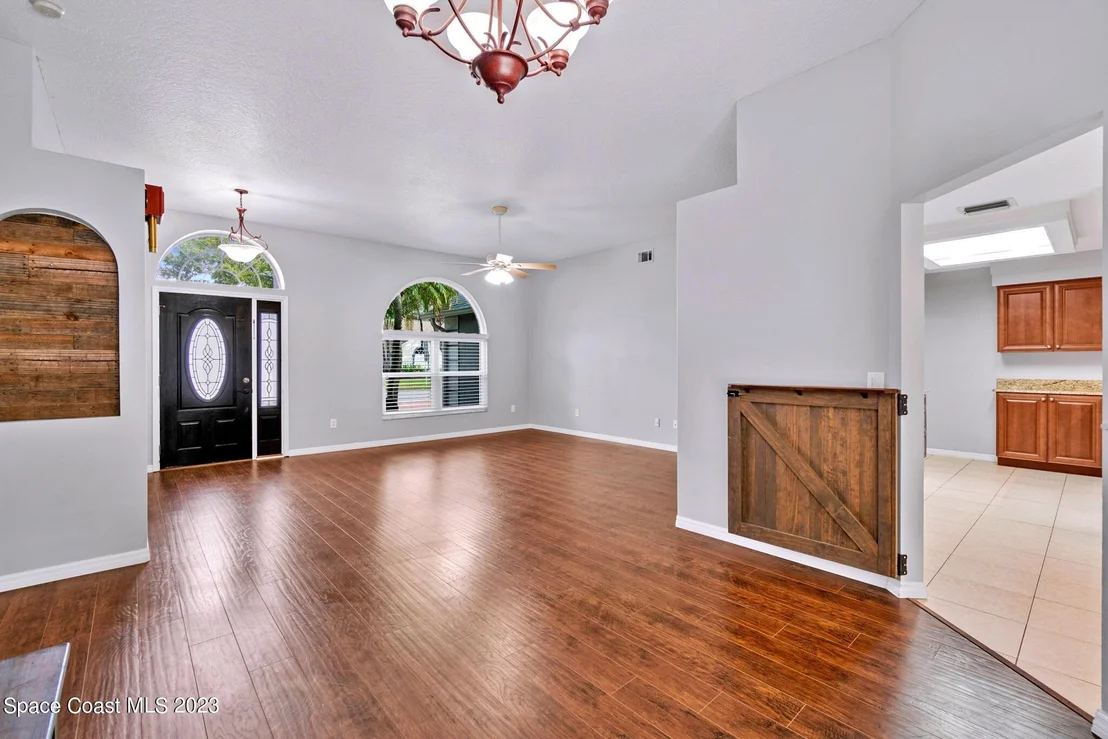 Photo of 921 Osprey Lane